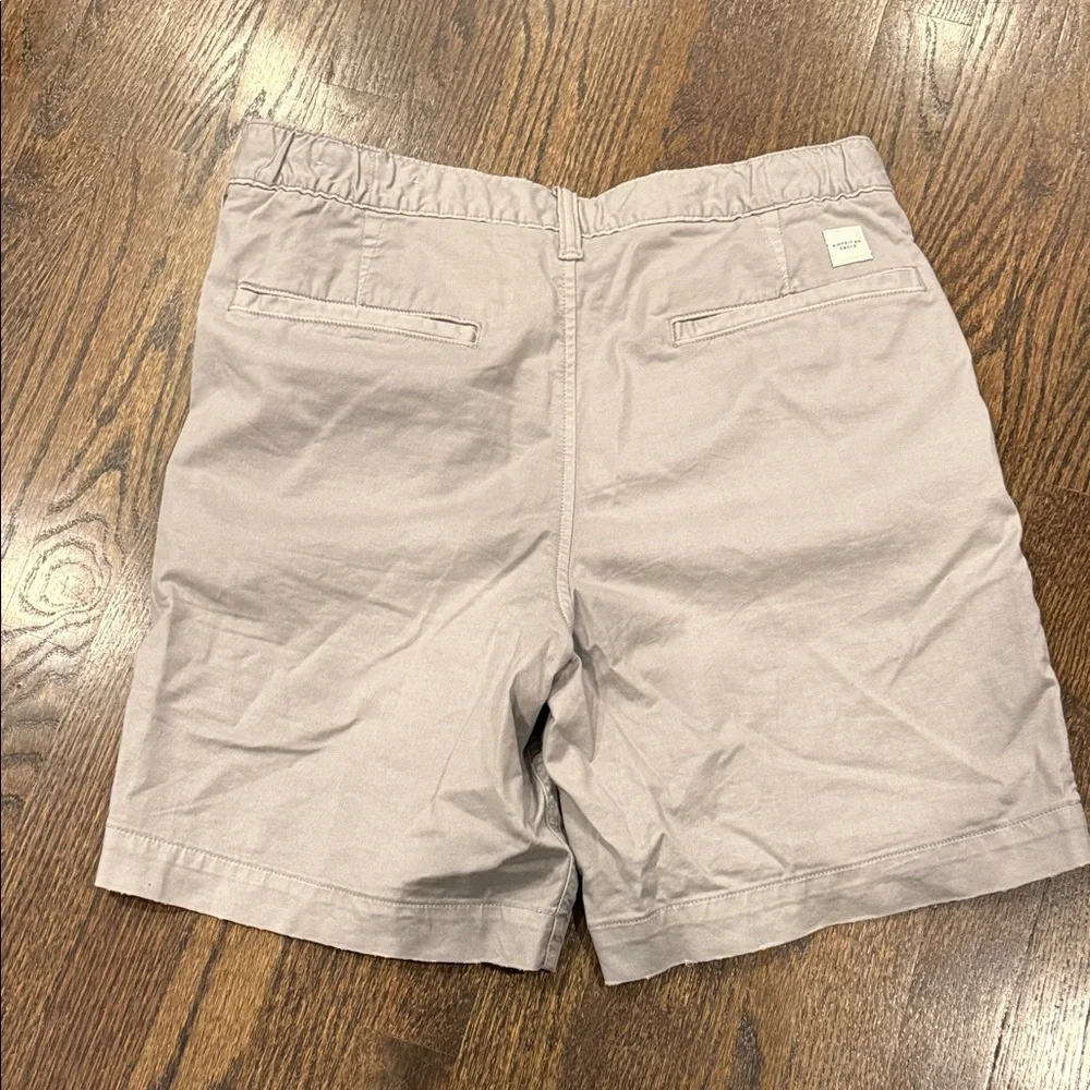 American eagle size 31 Men's Gray Shorts good condition